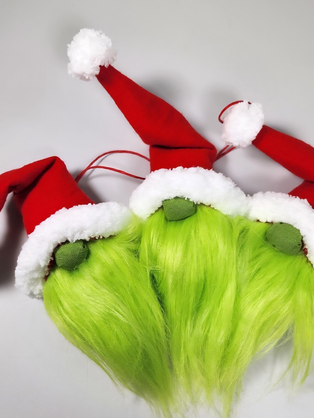 Grinch-Inspired Santa Hat Plush Gnomes. Red & Neon Green. 5 Piece Set. NEW.